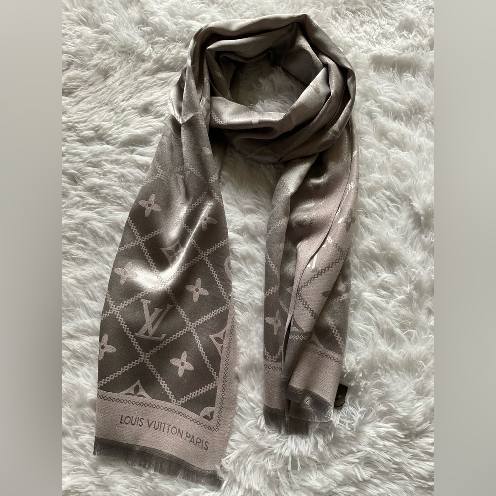 Louis Vuitton’s Scarf